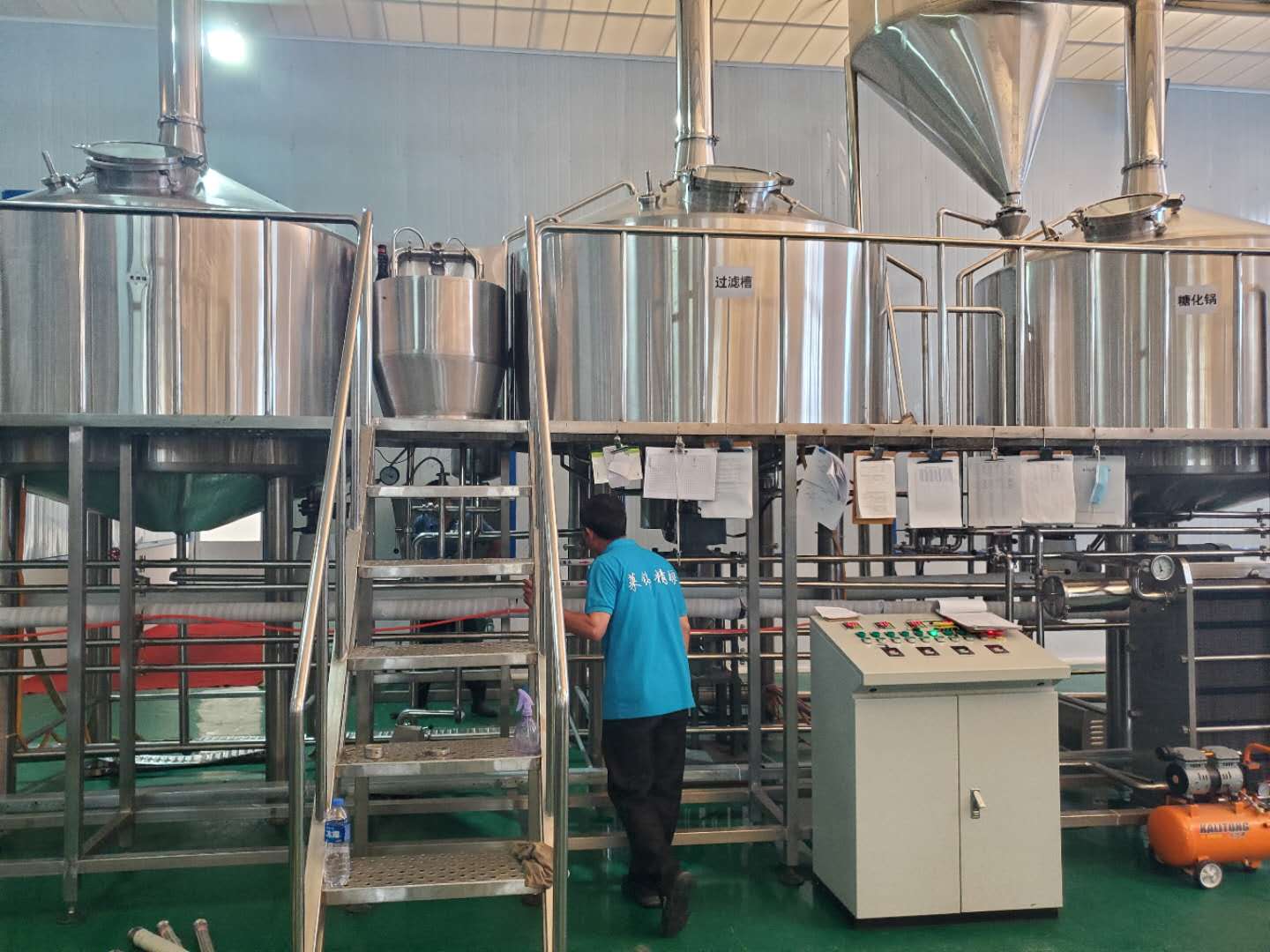 大型啤酒廠設備 大型啤酒廠設備